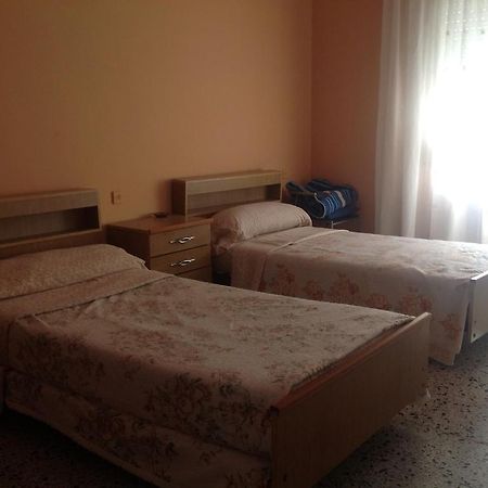 Hostel Alhambra Girona Szoba fotó