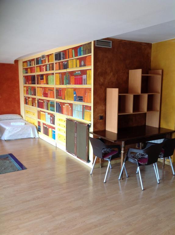 Hostel Alhambra Girona Kültér fotó